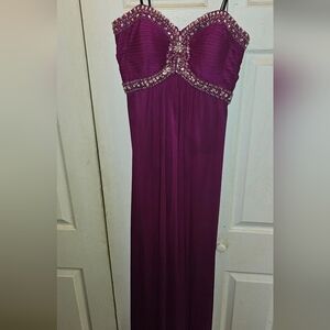 Goregeous floor length strapless formal gown